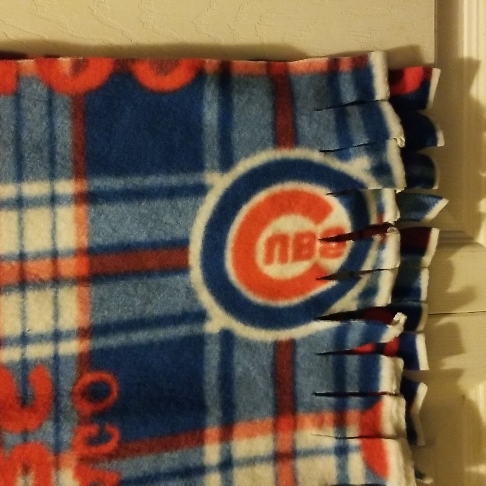 Chicago Cubs Scarf - Picture 3 of 5